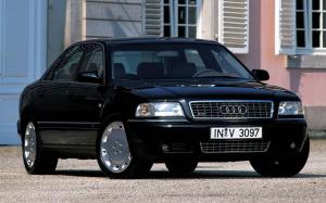 Audi A8 L 6.0 Quattro 2001 года